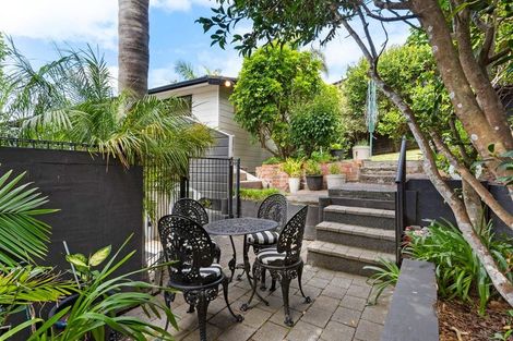 Photo of property in 5 Amante Crescent, Mairangi Bay, Auckland, 0630