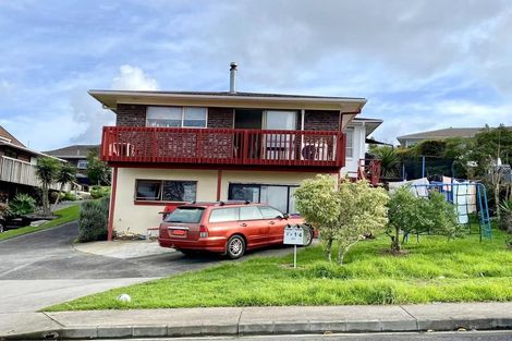 Photo of property in 1/4 Lydford Place, Glendene, Auckland, 0602