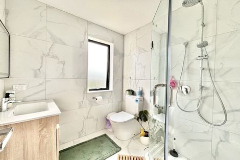 Photo of property in 3/28 Smythe Road, Henderson, Auckland, 0612