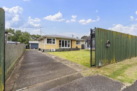 Photo of property in 16 Toatoa Place, Mangere Bridge, Auckland, 2022