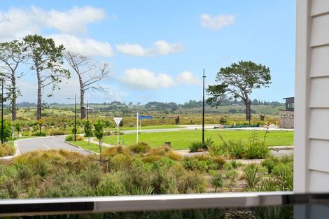 Photo of property in 5 Seagreen Avenue, Rosehill, Papakura, 2113