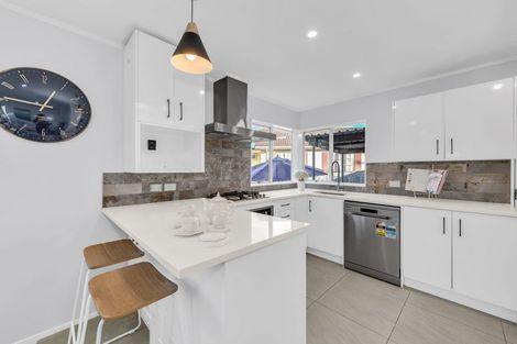 Photo of property in 21 Oreti Place, Clover Park, Auckland, 2019