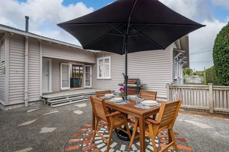 Photo of property in 2/10 Birkley Road, Bayswater, Auckland, 0622