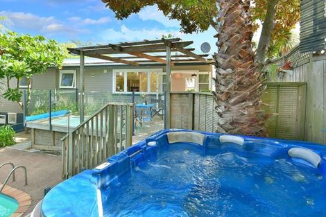 Photo of property in 1/19 Bowman Road, Forrest Hill, Auckland, 0620