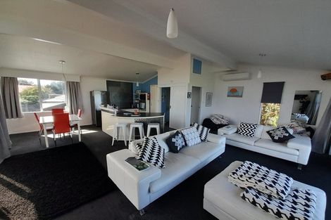 Photo of property in 10 Halse Place, Opunake, 4616