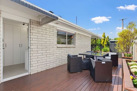 Photo of property in 1 Pleasant Road, Glen Eden, Auckland, 0602