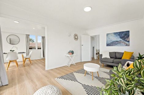 Photo of property in 70 Sturges Road, Henderson, Auckland, 0612