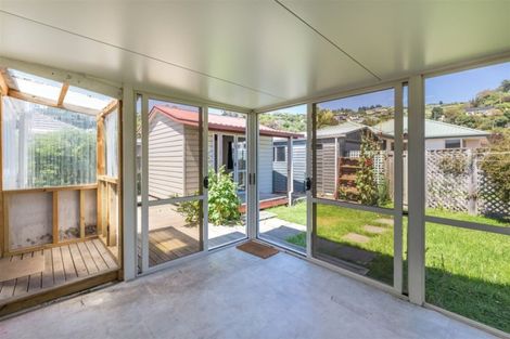 Photo of property in 44 Taupata Street, Redcliffs, Christchurch, 8081
