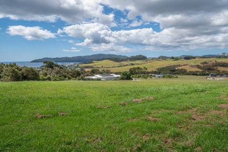 Photo of property in 2 Frazer Place, Coopers Beach, 0420