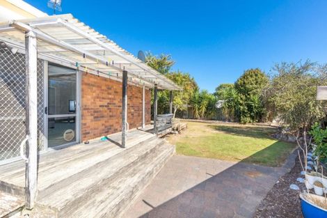 Photo of property in 70 Oakfield Crescent, Pukete, Hamilton, 3200