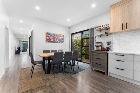 Photo of property in 7 Tapuwae Way, Mangere Bridge, Auckland, 2022