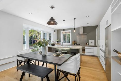 Photo of property in 166 Fendalton Road, Fendalton, Christchurch, 8052