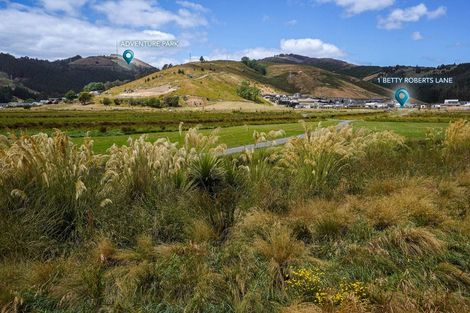 Photo of property in 1 Betty Roberts Lane, Cracroft, Christchurch, 8022