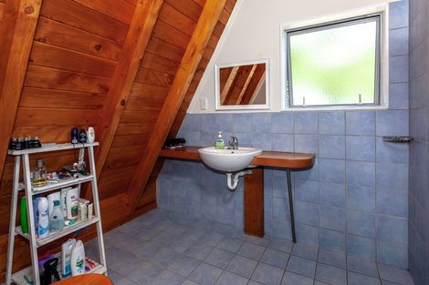 Photo of property in 102 Waihirere Drive, Tuateawa, Coromandel, 3583