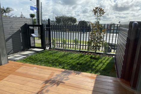 Photo of property in 2c Fowler Street, Northcote, Auckland, 0627