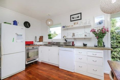 Photo of property in 182 Hutchinson Avenue, New Lynn, Auckland, 0600