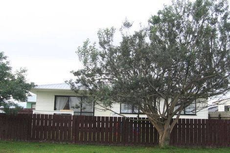 Photo of property in 8a Spackman Crescent, Paraparaumu, 5032