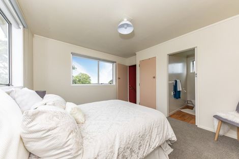 Photo of property in 76 Tiroroa Avenue, Te Atatu South, Auckland, 0610