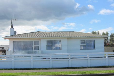 Photo of property in 27 Cargill Street, Levin, 5510