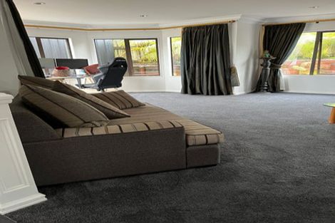 Photo of property in 11 Rosses Place, Pinehill, Auckland, 0632