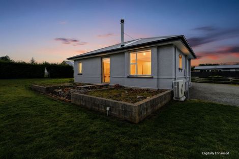 Photo of property in 30 Mccaughan Street, Browns, Winton, 9781