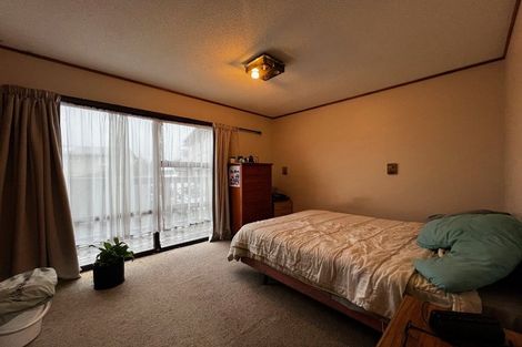 Photo of property in 4/18a Neal Avenue, Glenfield, Auckland, 0629