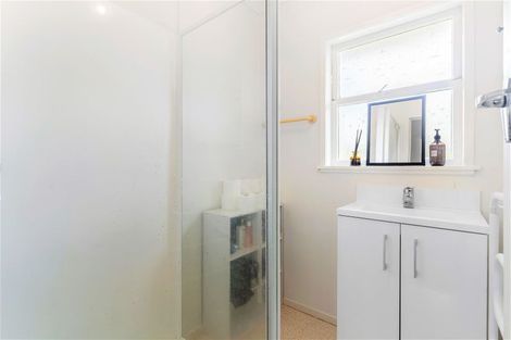 Photo of property in 2/24 Inverness Road, Browns Bay, Auckland, 0630