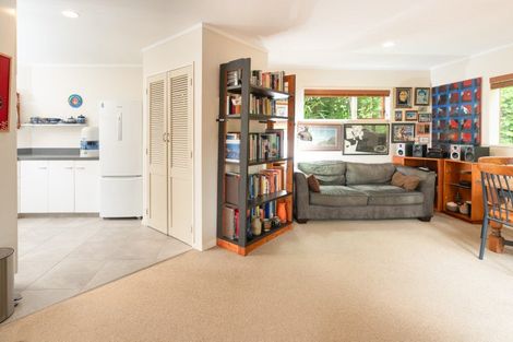 Photo of property in 6a Joll Street, Karori, Wellington, 6012