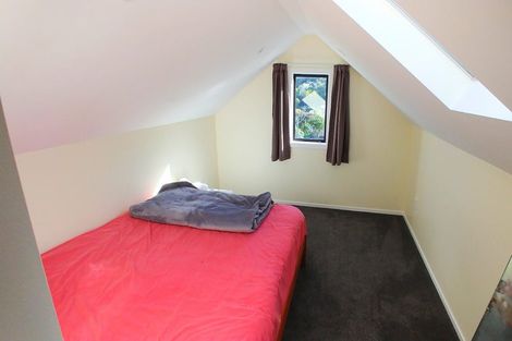 Photo of property in 102 Parkvale Road, Karori, Wellington, 6012