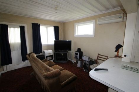 Photo of property in 35 Tararua Street, Pahiatua, 4910