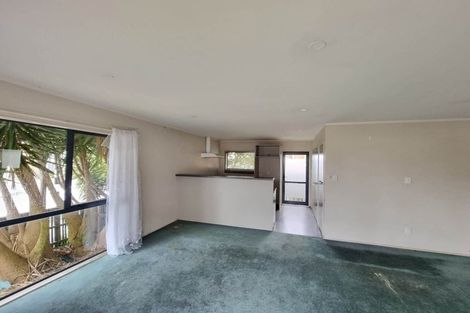 Photo of property in 420 Old Te Atatu Road, Te Atatu Peninsula, Auckland, 0610