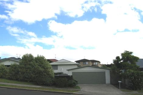 Photo of property in 104 Unsworth Drive, Unsworth Heights, Auckland, 0632