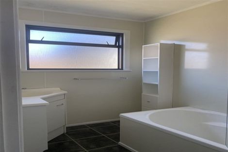 Photo of property in 30 Fernaig Street, Papakura, 2110