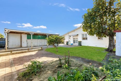 Photo of property in 35 Camellia Avenue, Bell Block, New Plymouth, 4312