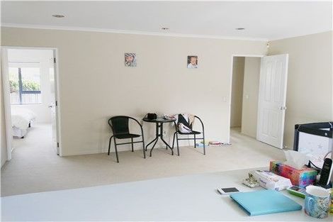 Photo of property in 17 Frank Nobilo Drive, Golflands, Auckland, 2013