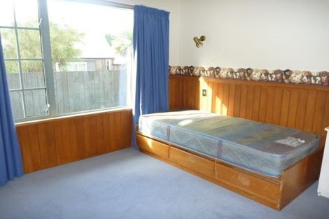 Photo of property in 49 Cedar Drive, Kelvin Heights, Queenstown, 9300