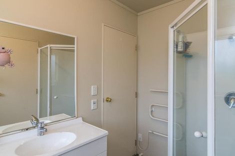 Photo of property in 105 Makarini Street, Paraparaumu, 5032