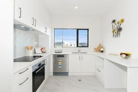 Photo of property in 53a Crestview Rise, Papakura, 2110