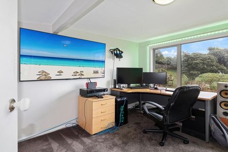Photo of property in 14 Grays Road, Plimmerton, Porirua, 5026