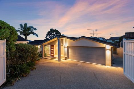 Photo of property in 21 William Bryan Drive, Half Moon Bay, Auckland, 2012