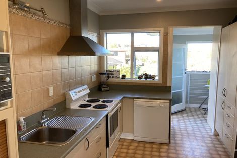 Photo of property in 118 Larnach Road, Vauxhall, Dunedin, 9013