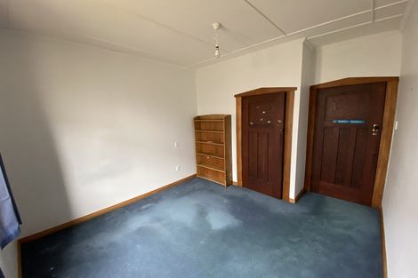 Photo of property in 94 Endeavour Street, Lyall Bay, Wellington, 6022