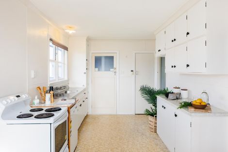 Photo of property in 28 Vernon Avenue, Takaro, Palmerston North, 4412