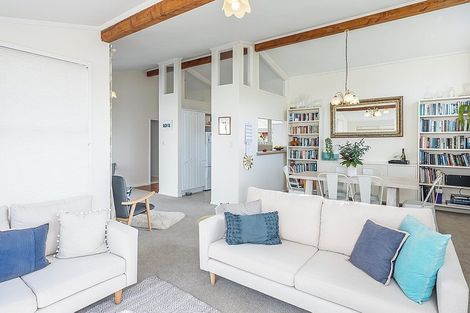 Photo of property in 2 Cranwell Street, Churton Park, Wellington, 6037