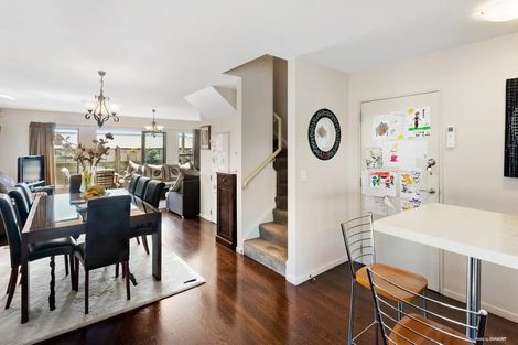 Photo of property in 4/64 Schnapper Rock Road, Schnapper Rock, Auckland, 0632