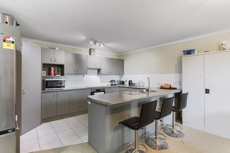 Photo of property in 8 Lime Crescent, Papakura, 2110