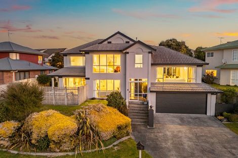 Photo of property in 12 Lanyon Place, Whitby, Porirua, 5024