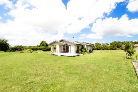 Photo of property in 50 Omana Avenue, Shelly Beach, Helensville, 0874