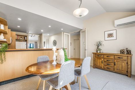 Photo of property in 9/8 Tobago Place, Sunnynook, Auckland, 0620