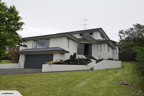 Photo of property in 24 Goldfinch Rise, Unsworth Heights, Auckland, 0632